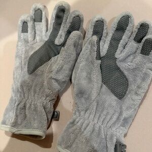 🩶 The North Face Gray Fleece Gloves